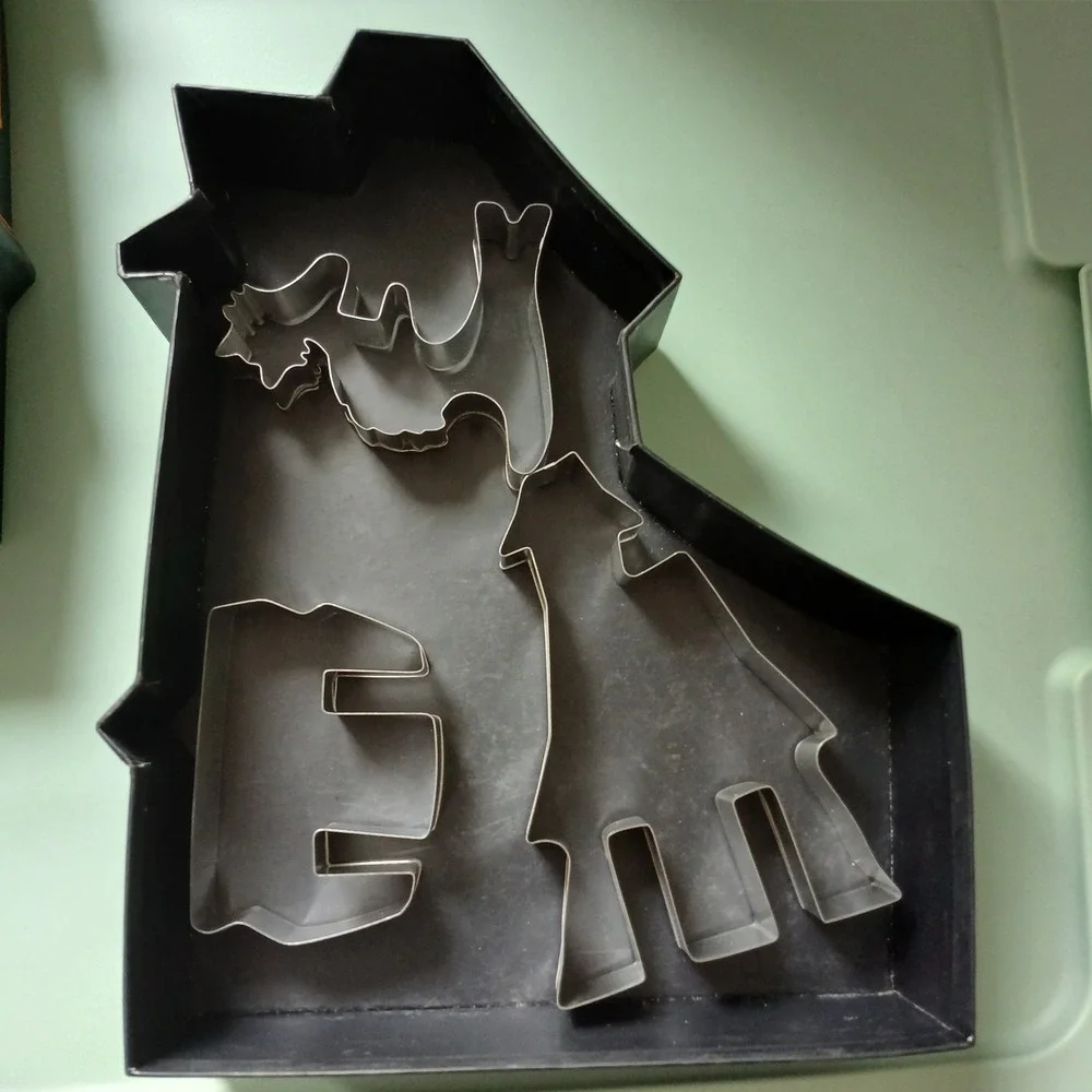 Williams-Sonoma Halloween Cookie Cutter Sets Baking Bundle 3D Stamped Witch Cats
